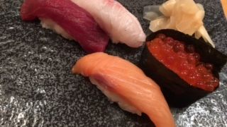 飛行機待つ間、北海道のおいしい寿司を堪能