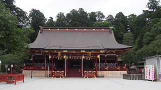 落ち着いた大きな神社