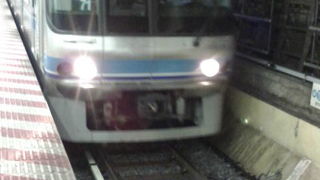 新幹線からの乗り換えは、東西線大手町駅が便利