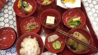 毎月25日に「總持寺」で写経会と精進料理