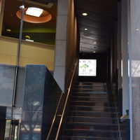 二階に続く階段