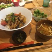 ちょっとおしゃれな定食屋さん