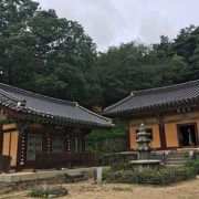 韓国最古　新羅時代の木造建築がある寺　鳳停寺