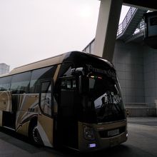 こちらは釜山まで乗ったデラックスバス