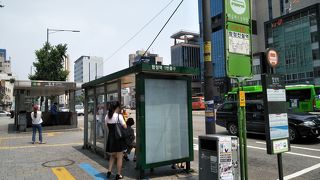 合井駅1番出口から200番／2200番系統のバスに乗って、統一展望台へ