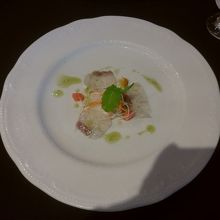 カルパッチョと前菜盛り合わせです
