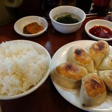 餃子と大盛ごはんのセット