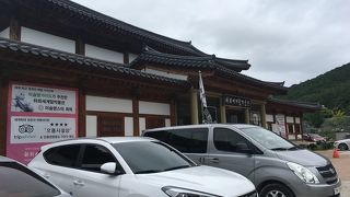 世界の仮面が展示されています　仮面博物館