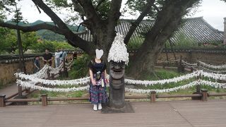 河回村の中心　三神堂