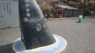 鯨を祀っている。