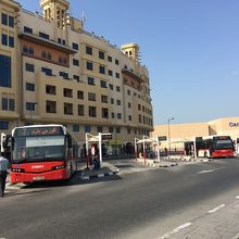 Al Ghubaibaのバスターミナル。拠点駅。