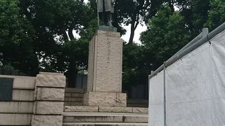 周囲は工事中です