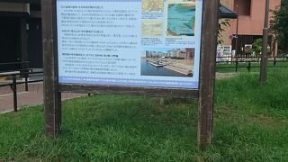 旧中川を間近に見ることができます