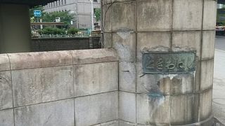 石造りの重厚な橋