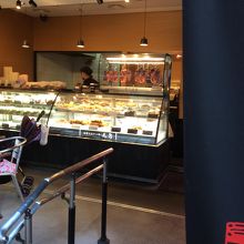 店内のショーケース