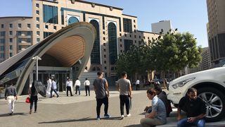 ドバイ移民街の拠点