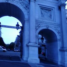 荘厳なアーチです。