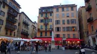 大聖堂前の広場