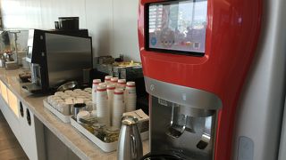 広く快適なラウンジ