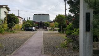 迫力のある山門