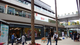 オープンなショッピングモール