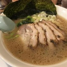 チャーシュー麵、８６０円。