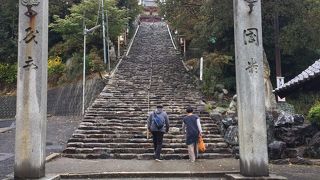 階段が長いですが、行く価値あります。