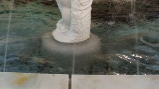 ホワイティうめだ