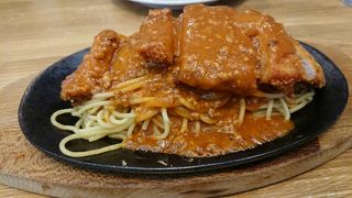 スパカツ以外もボリュームたっぷり