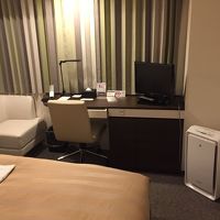 ベッドがとても広いです　空気清浄機はPanasonicナノe