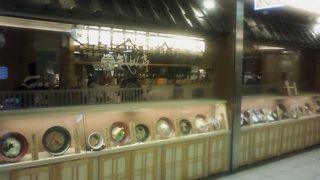 ごはんも食べたい人がいれば