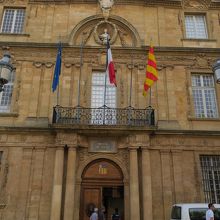 入り口の扉が立派