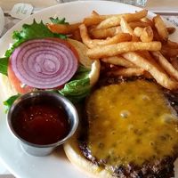 初日のランチハンバーガー