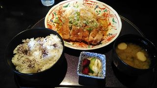 秋田駅から3分程度の場所です。