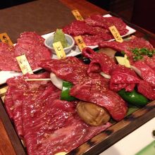 肉はコースのみ