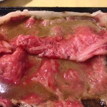 レモンステーキ。肉は薄くて正解です。