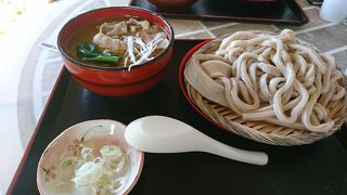 太麺のあまりの太さにびっくり
