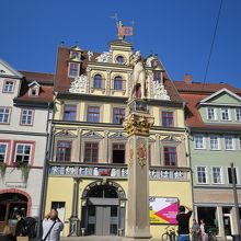 フィッシュマルクトはにぎやかなところです