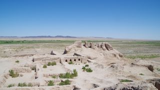 日干しれんが造りの城壁