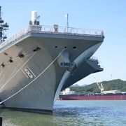 護衛艦を間近に見られます。（但し土・日祝祭日のみ）