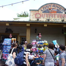 お洒落に賑わう