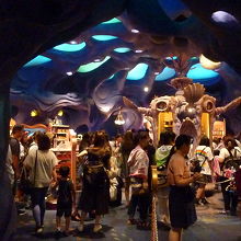 まるで珊瑚の中