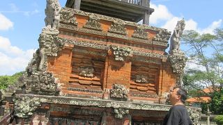 ゆっくり散策　タマンアユン寺院