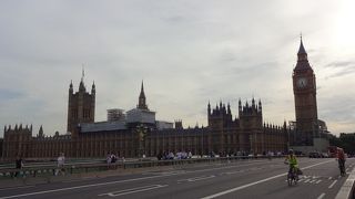 ウエストミンスター宮殿を一望