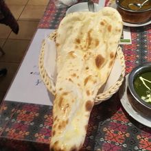 焼きたてのナン