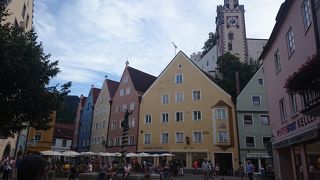 車が多い通りです