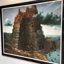 大友克洋作「インサイド・バベル」塔の内部を描いています