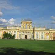 ヴィラヌフ宮殿 