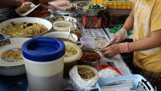 サヌールで早起きしたら行って見て　市場