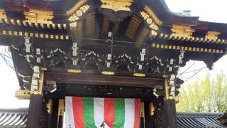 西本願寺阿弥陀堂への正面玄関となる門